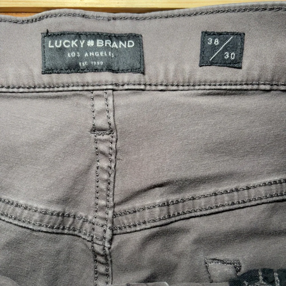 Lucky Brand 121 Slim Straight Mens Gray Pants 38x30 Cotton Blend Stretch